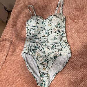 Swim hermoso traje de baño de pieza NIPTUCK talla 8